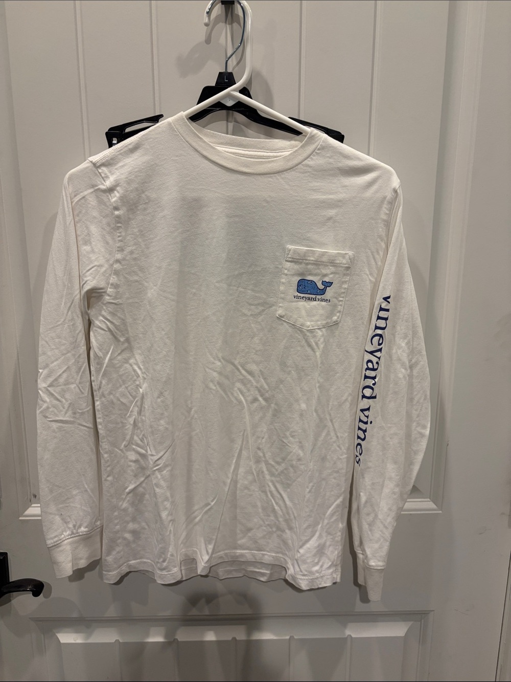 Vineyard Vines White Long-Sleeve Pocket Tee with Blue Whale